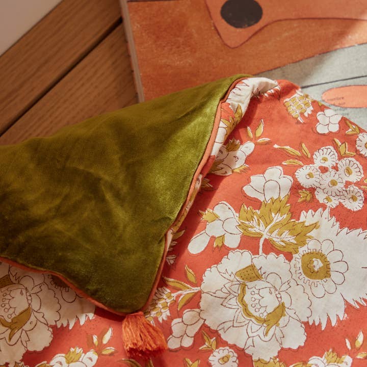 Bonheur du Jour - Wholesale Throw Blanket - Vishnu Squirrel velvet and floral print sofa cover