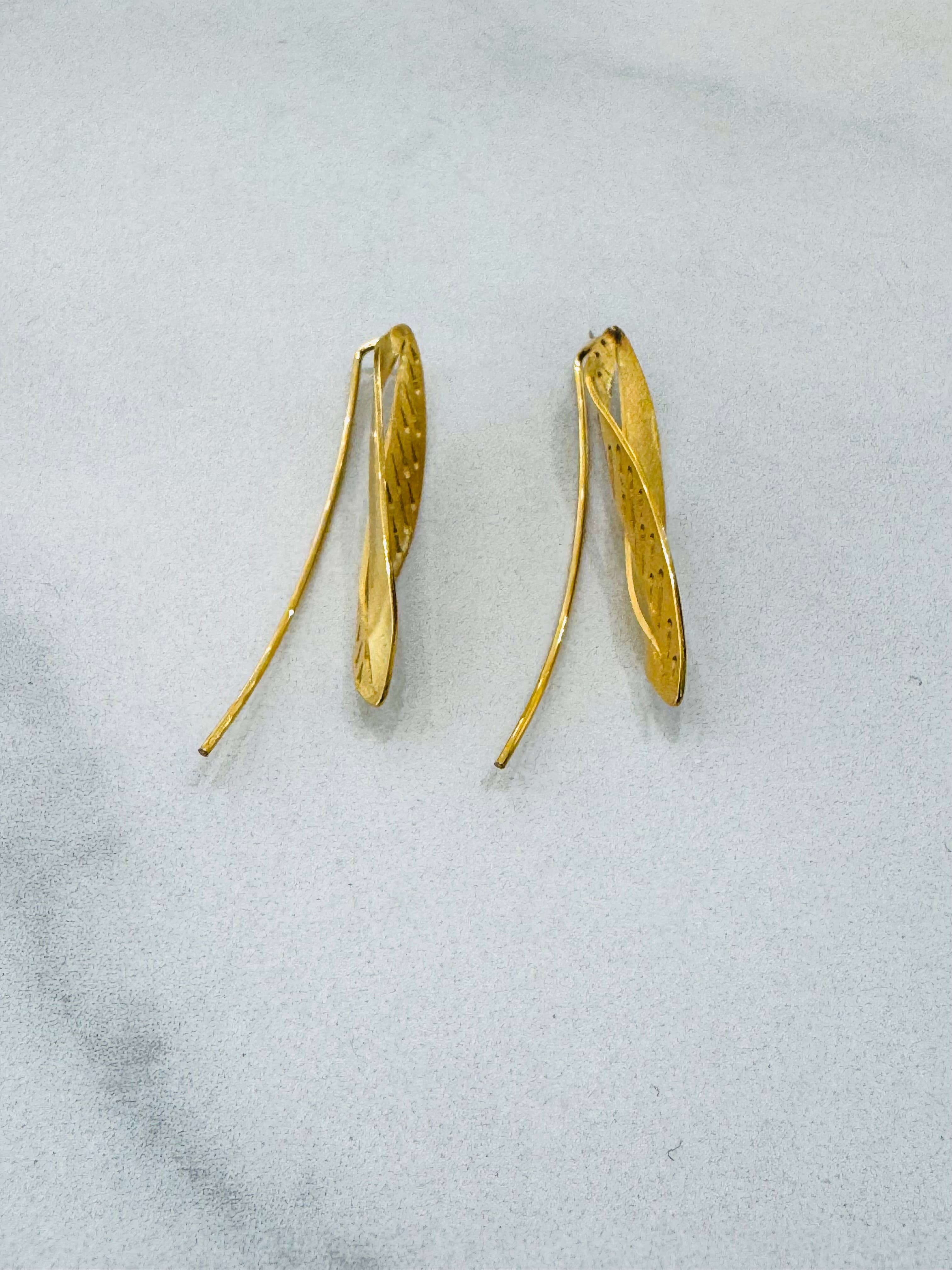 Cassette Barcelona - Vente Clous d'oreille - Boucles d’oreilles florales Lirio en acier inoxydable1