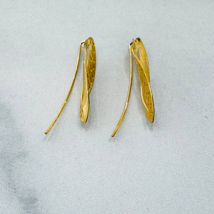 Cassette Barcelona - Wholesale Stud/Post Earrings - Lirio Stainless Steel Floral Earrings1