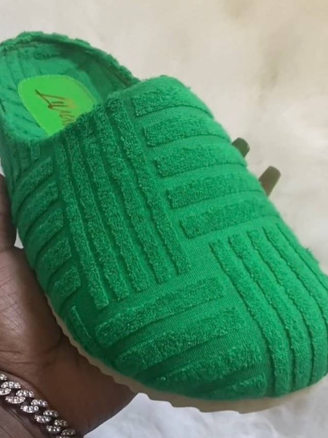 Luksuriøse præget sandaler for engroshandel hos Nubian Drip Co