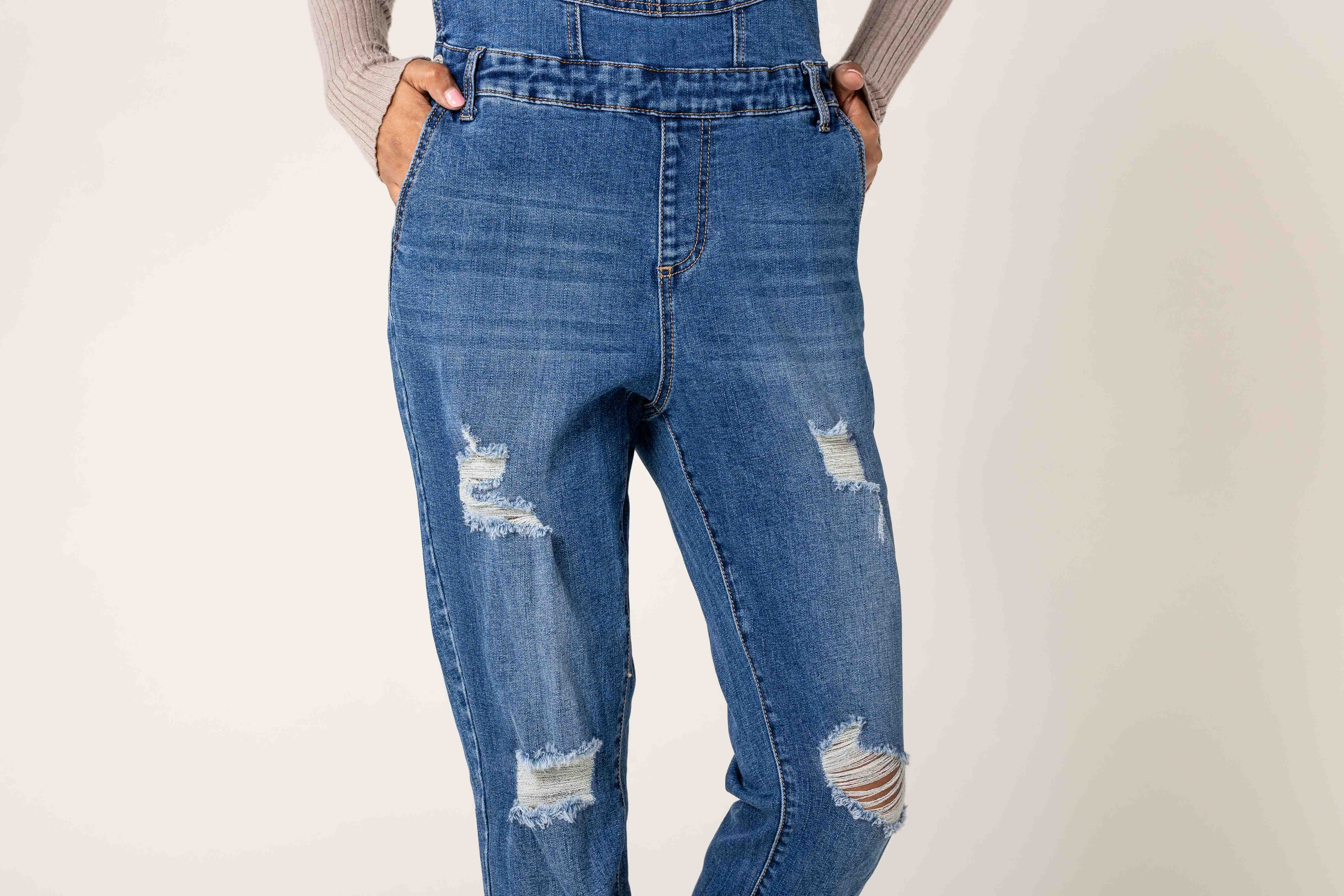 Nina Carter - Wholesale Overalls - Women's - Destroy denim overalls in wide stretch boyfriend jeans S53515