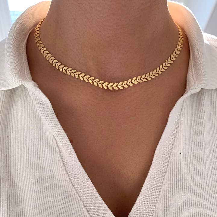Victoire Collection - Wholesale Link & Chain Necklace - Golden choker chain necklace0