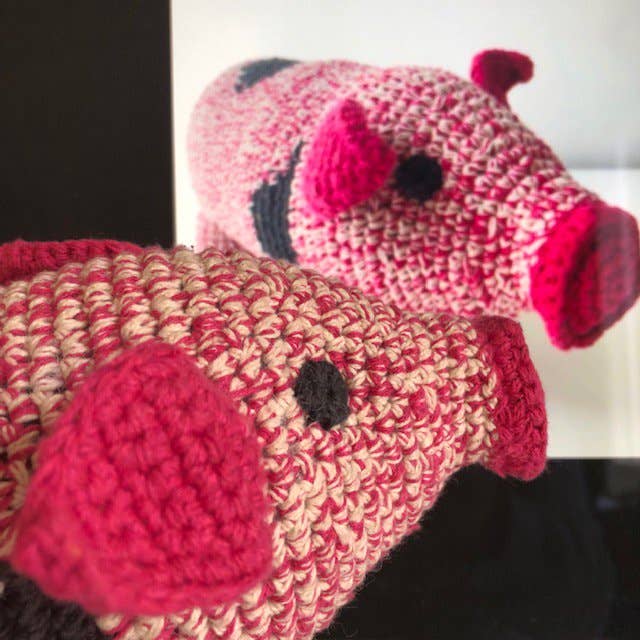 Luna-Leena  - handmade in Nepal - Wholesale Knuffels - Kinderen en baby - decoration pig -  pink -  hand crochet in organic cotton5