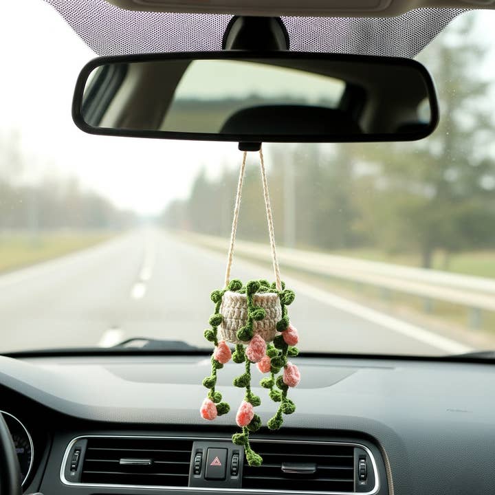 Handmade By Uruba - Vente Breloque décorative pour voiture – unisexe - Charme de Voiture en Crochet Floral – Mini Pot de Plante Suspendu1