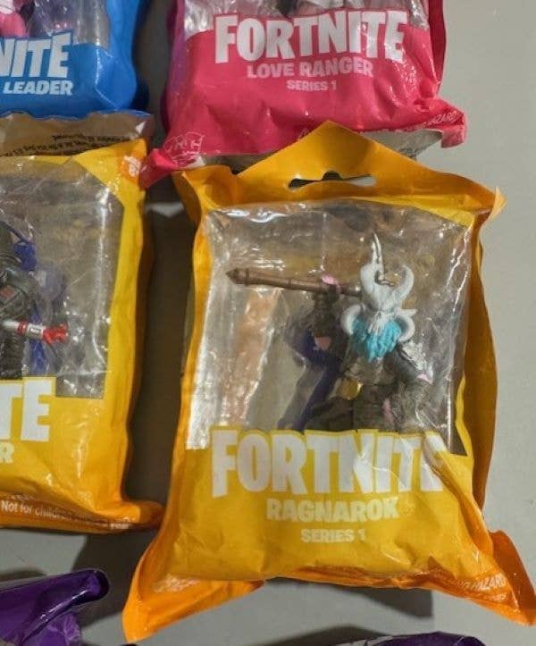 Wildwood Enterprises LLC - Wholesale Figurine Toy - Kids - Fortnite 3" Action Figures - Assorted Lot of 9 + BONUS ITEM!4