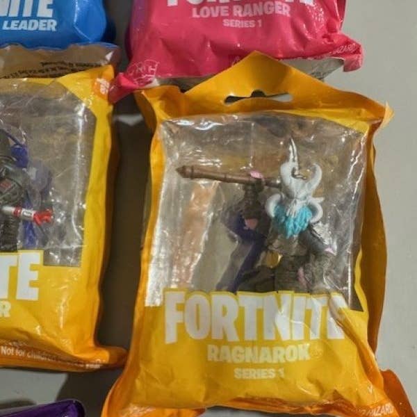 Wildwood Enterprises LLC - Wholesale Figurine Toy - Kids - Fortnite 3" Action Figures - Assorted Lot of 9 + BONUS ITEM!4