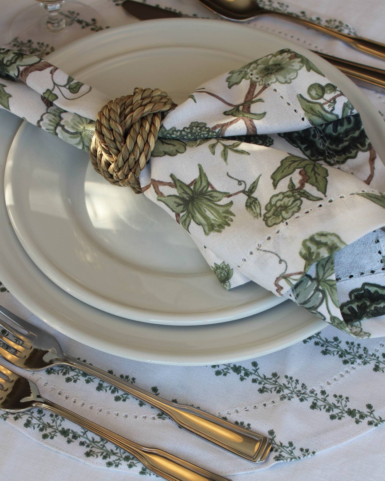Willamere - Wholesale Dinner & Cloth Napkin - Florence Floral Napkins, Set of Four Fern3
