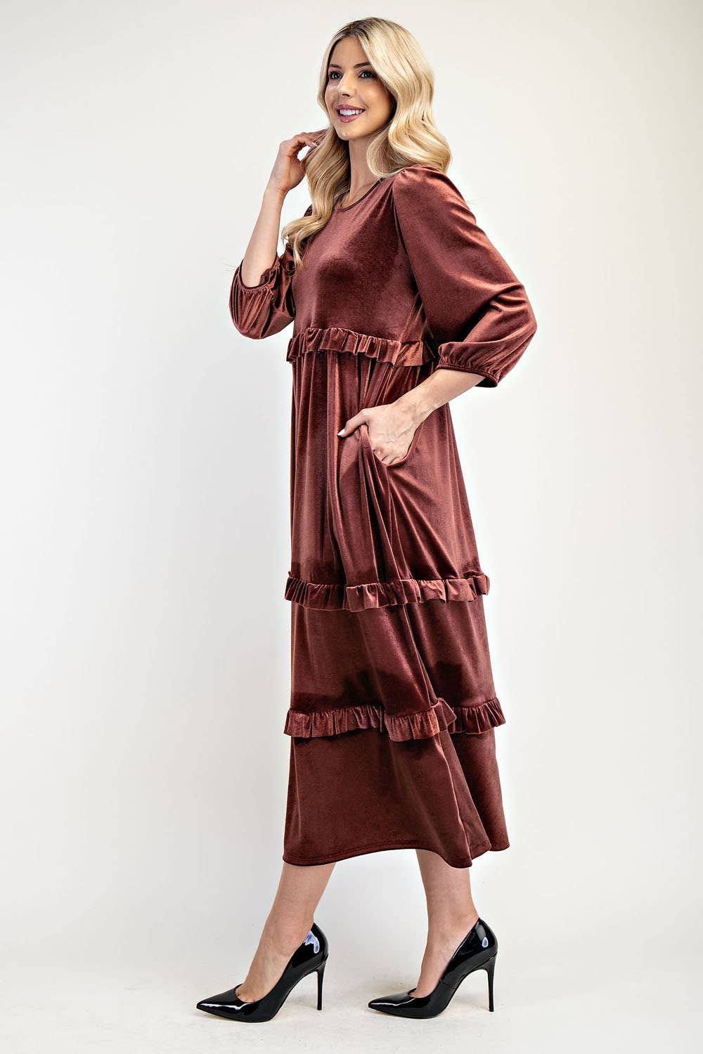 Celeste Clothing – wholesale Klänning - Dam – PLUS SIZE ELEGANT BLYGSAM KLÄNNING I SAMMET -MD33897-PL17