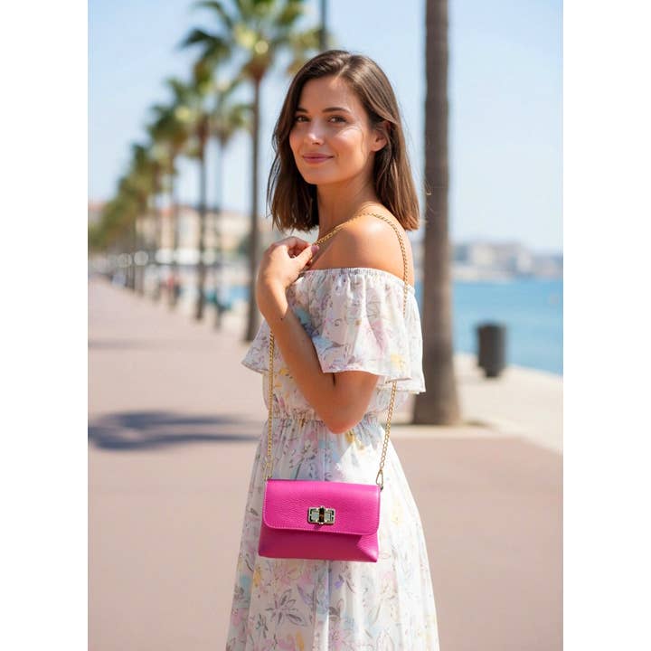 Sommerkollektion, dames mini skuldertaske i ægte læder med klap, fremstillet i Italien, art. 112720 for engroshandel hos Suie Valentini srl