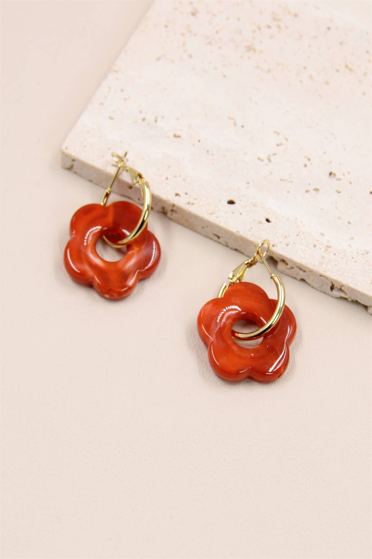 BELLISSIMA BIJOUX – wholesale Dangle earrings – Flower Earrings in Resin and Stainless Steel0
