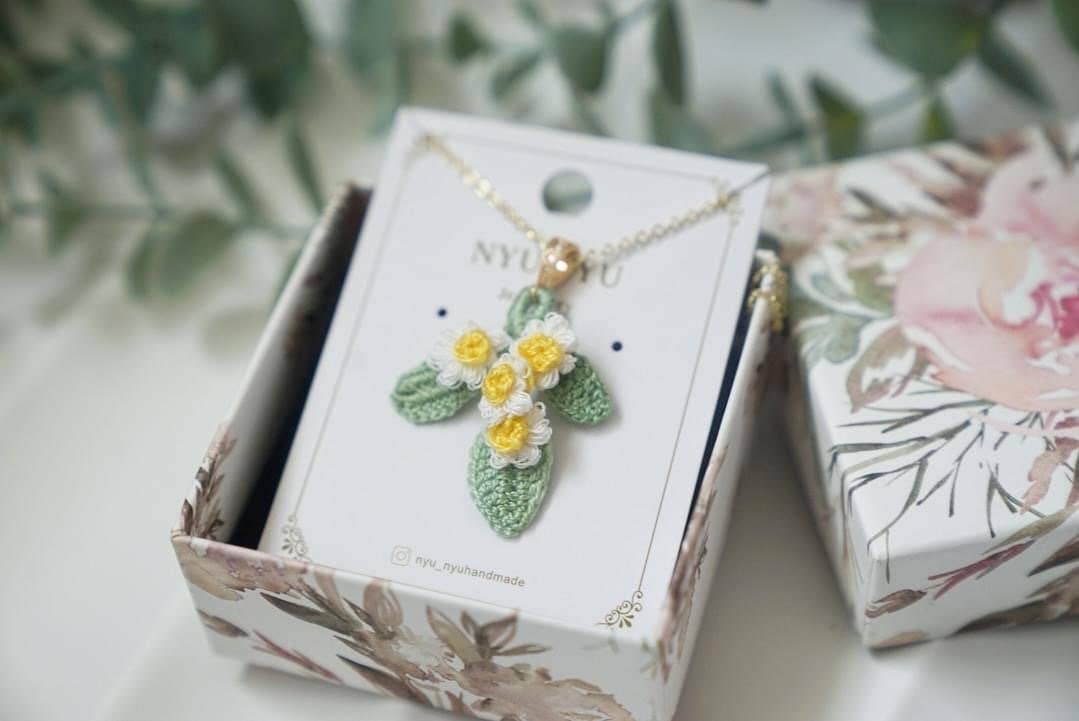 NYU NYU jewellery - Wholesale Pendant/Charm Necklace - Crochet Daisy Flower Necklace 14k Gold Handcrafted Jewelry