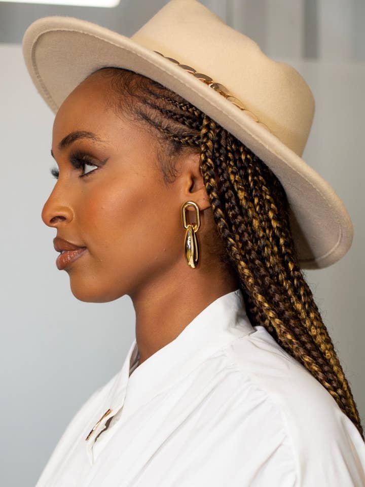 Beige Chain Short Brim Felt Fedora Hat for wholesale by Lushire