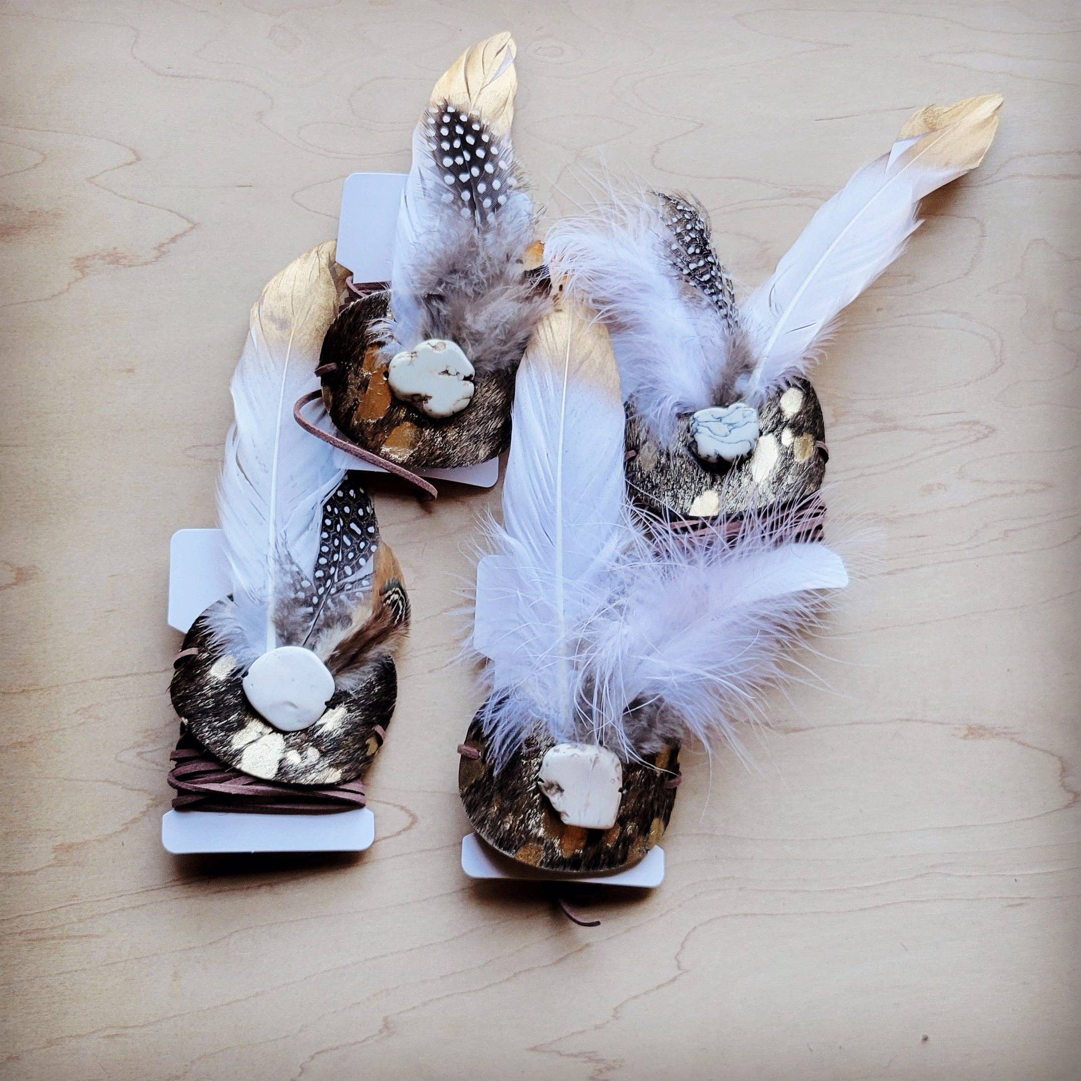 The Jewelry Junkie – wholesale Hattaccessoar - Dam – Vit/guld fjäder med brun metallisk hattband (endast band) 983k3