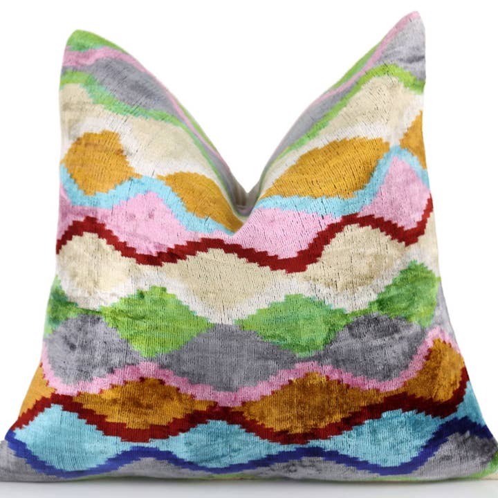 Handgjord 16x16 Sammetkudde – Flerfärgat Sicksack Ikat-mönster för wholesale av Canvello