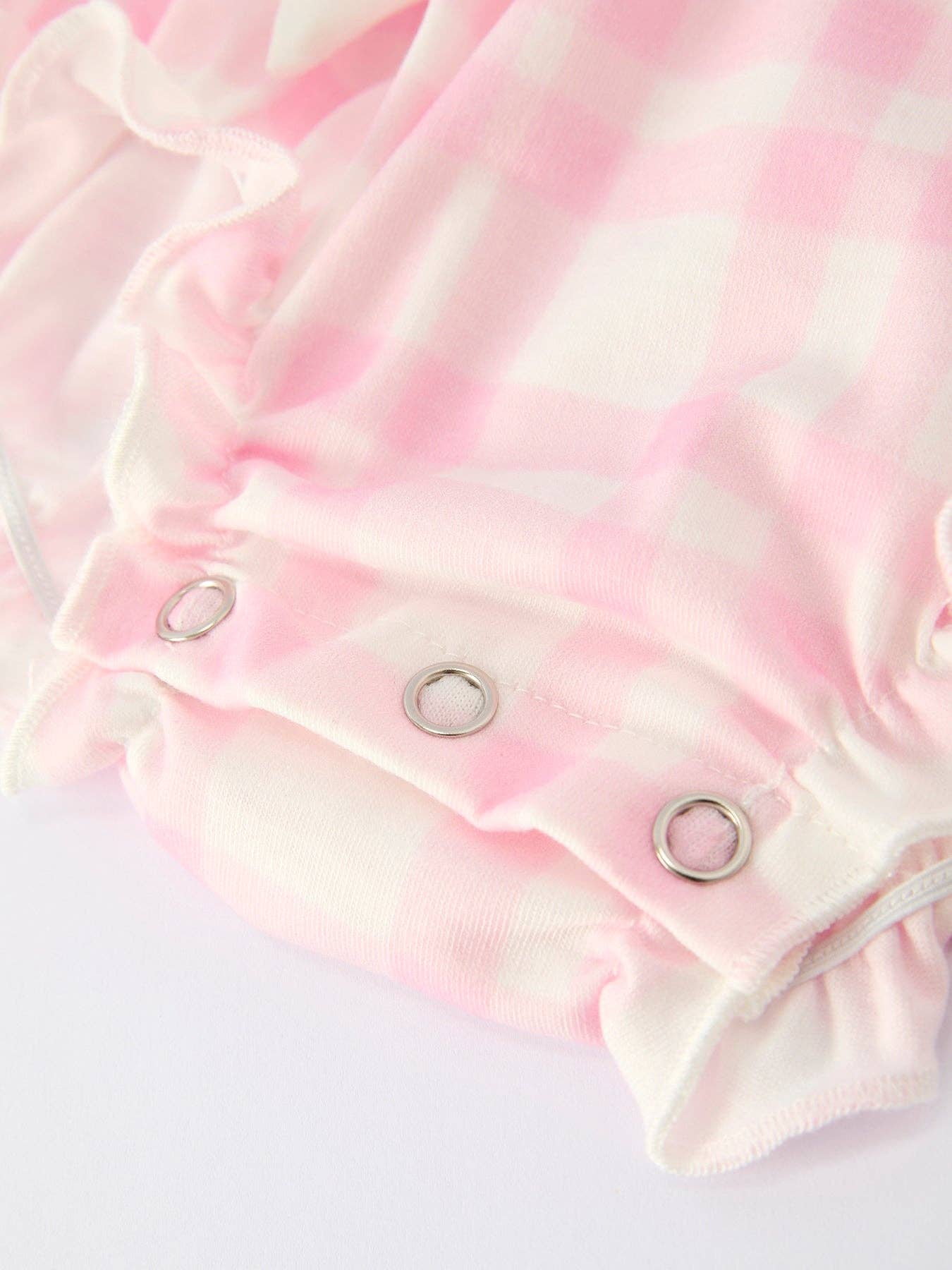 Rylee Faith Designs – Großhandel Body (ohne Füße) – Baby – Rosa kariertes Rüschen-Ballettschuh-Stickerei-Langarm-Strampler4