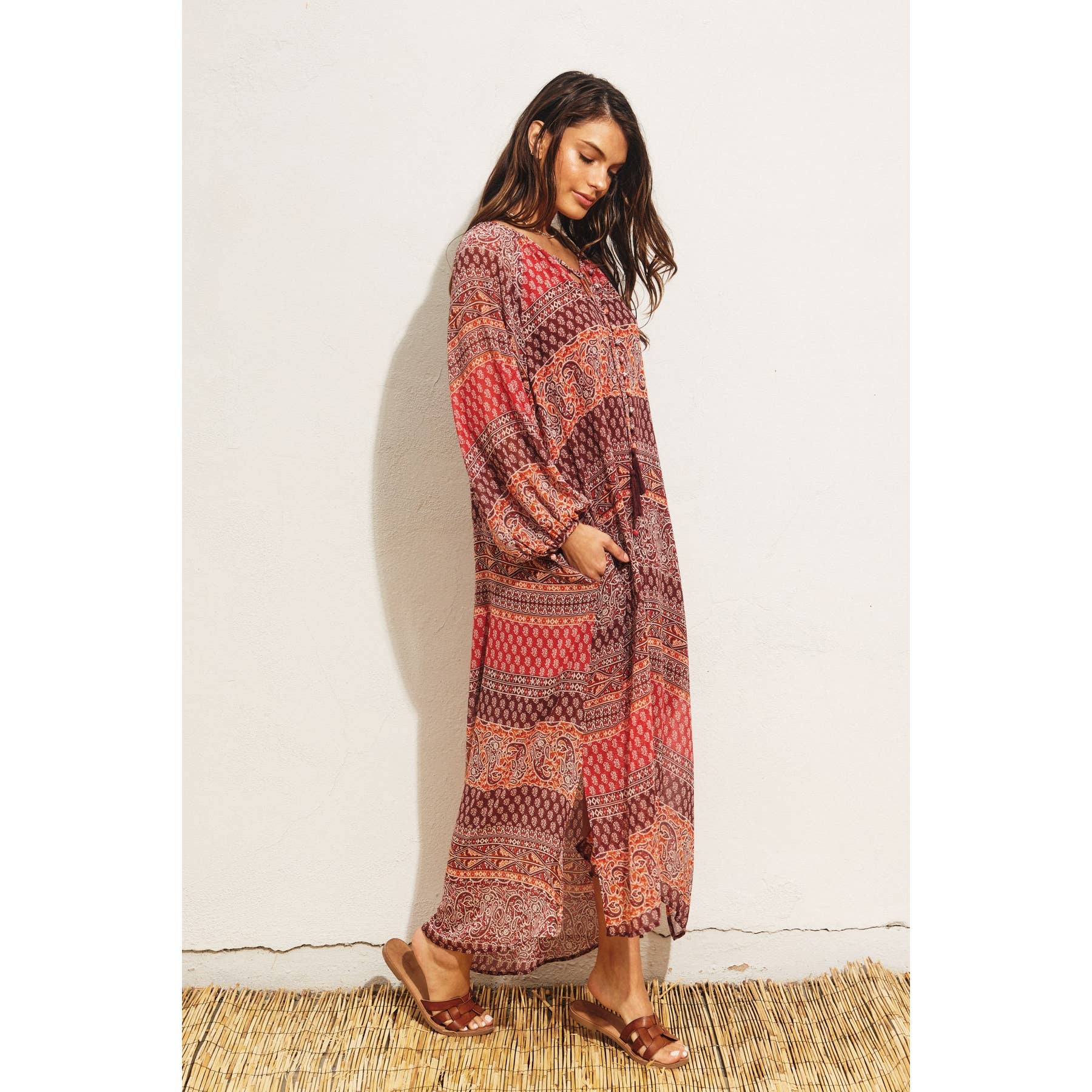 TIJOLO/MULTI Vestido Paisley com listras com botões para venda a revendedores na Faire1