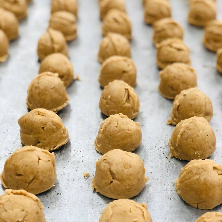 Carolina Candy Company - Wholesale Chocolate Covered Sweets - Old Fashion Peanut Butter Balls " Carolina Buckeyes"2