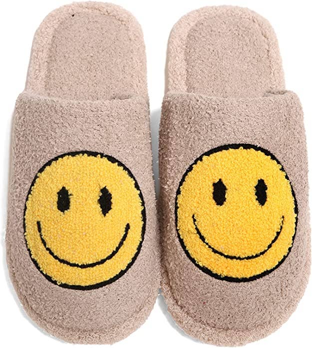 Funky Junque - Wholesale Slippers - Women's - Plush Slippers - Smiley Face - Beige2
