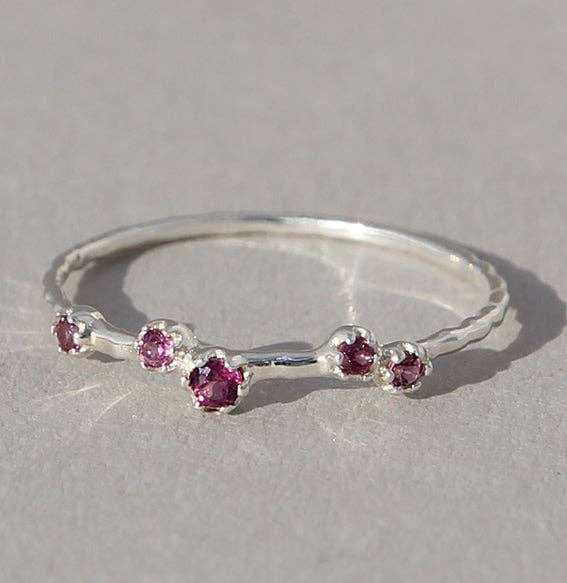 Campur GmbH – Großhandel Mehrsteinige Ringe – Silberring mit Rhodolith1