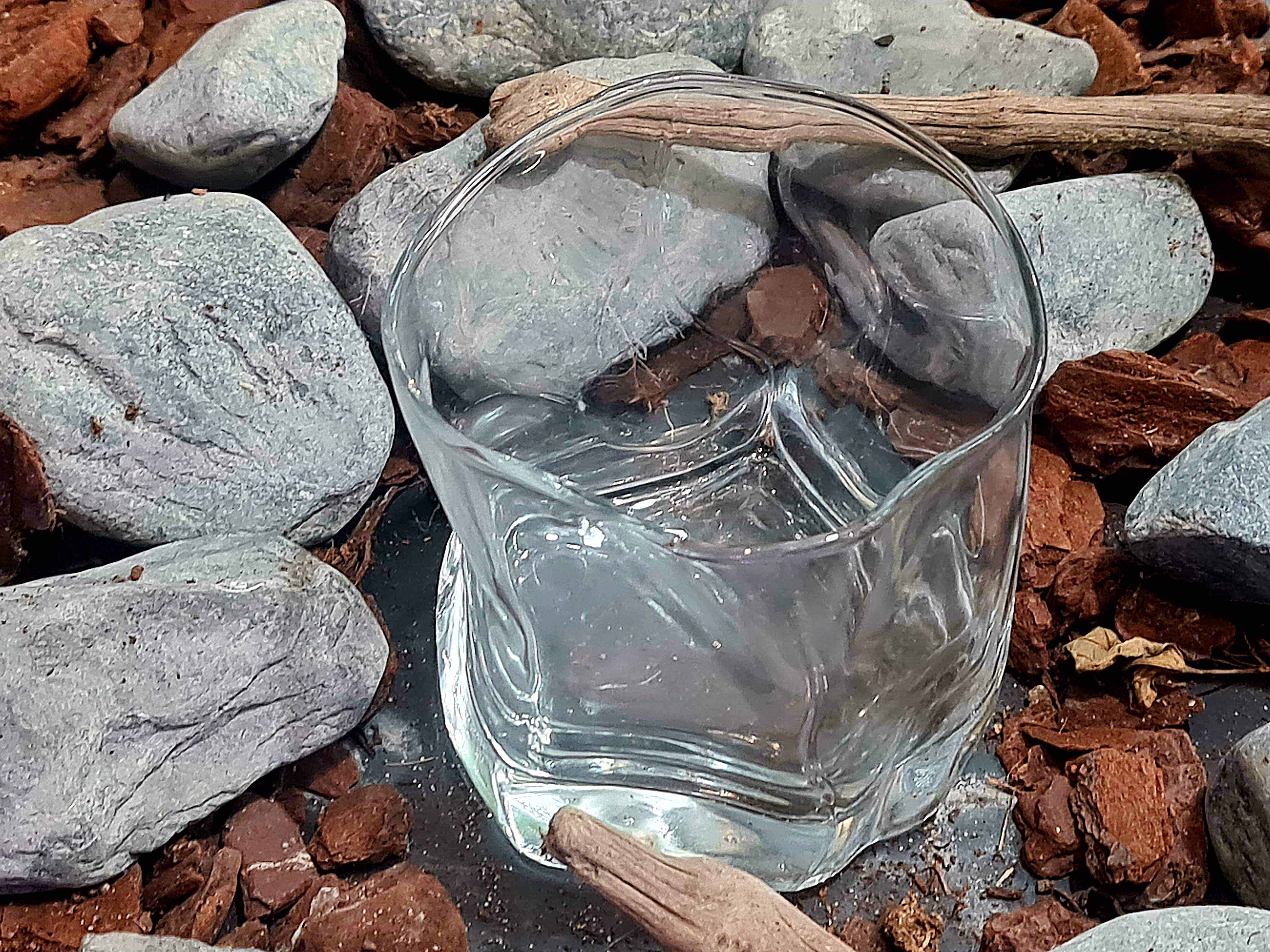 Sostraw & SmartThings – Großhandel Cocktail-/Schnapsglas – Japanisches Glas mit Geschenkbox, Granit-Eiswürfeln und Untersetzern |3696