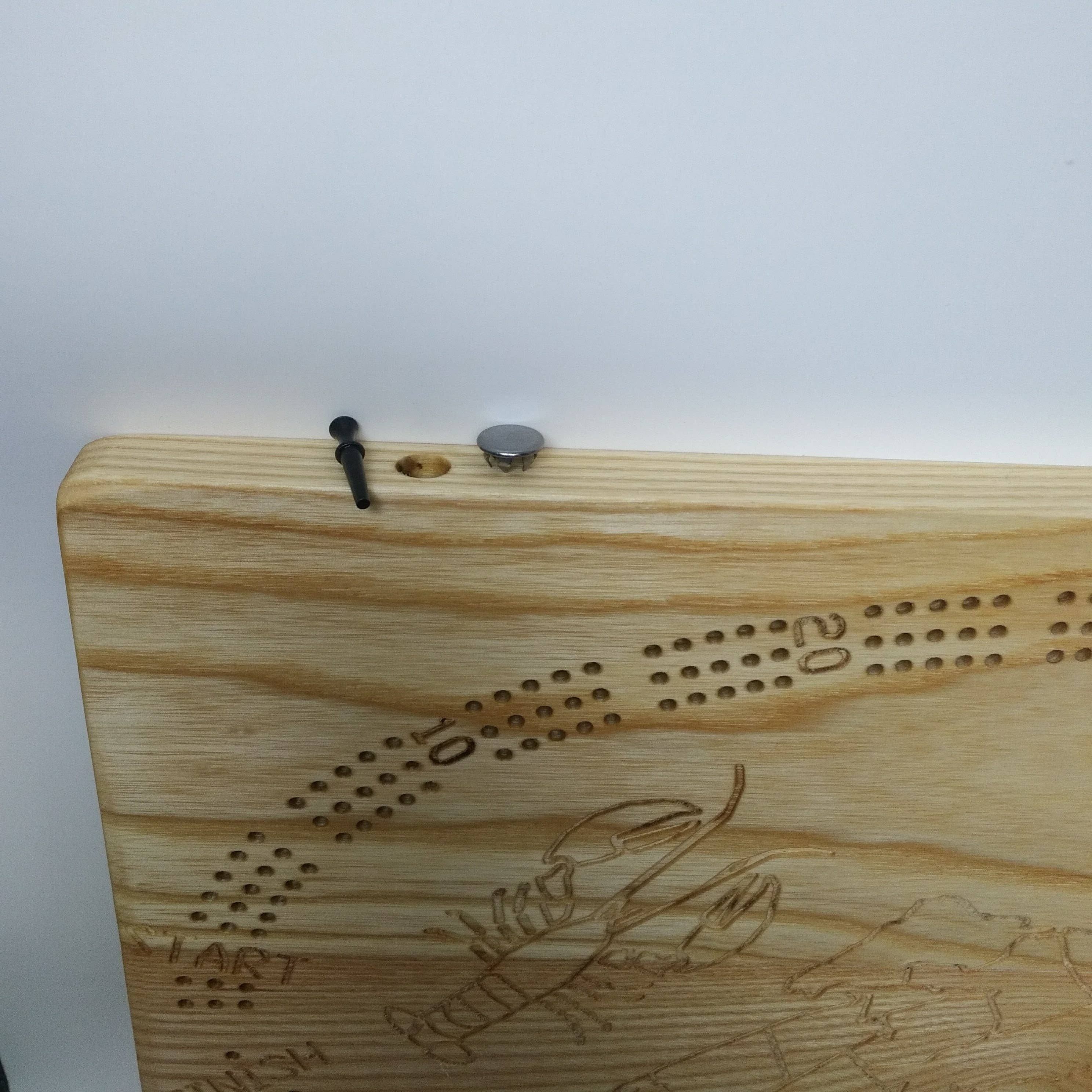 Toy Maker of Lunenburg - Vente Jeux de société - Planche à cribbage homard3