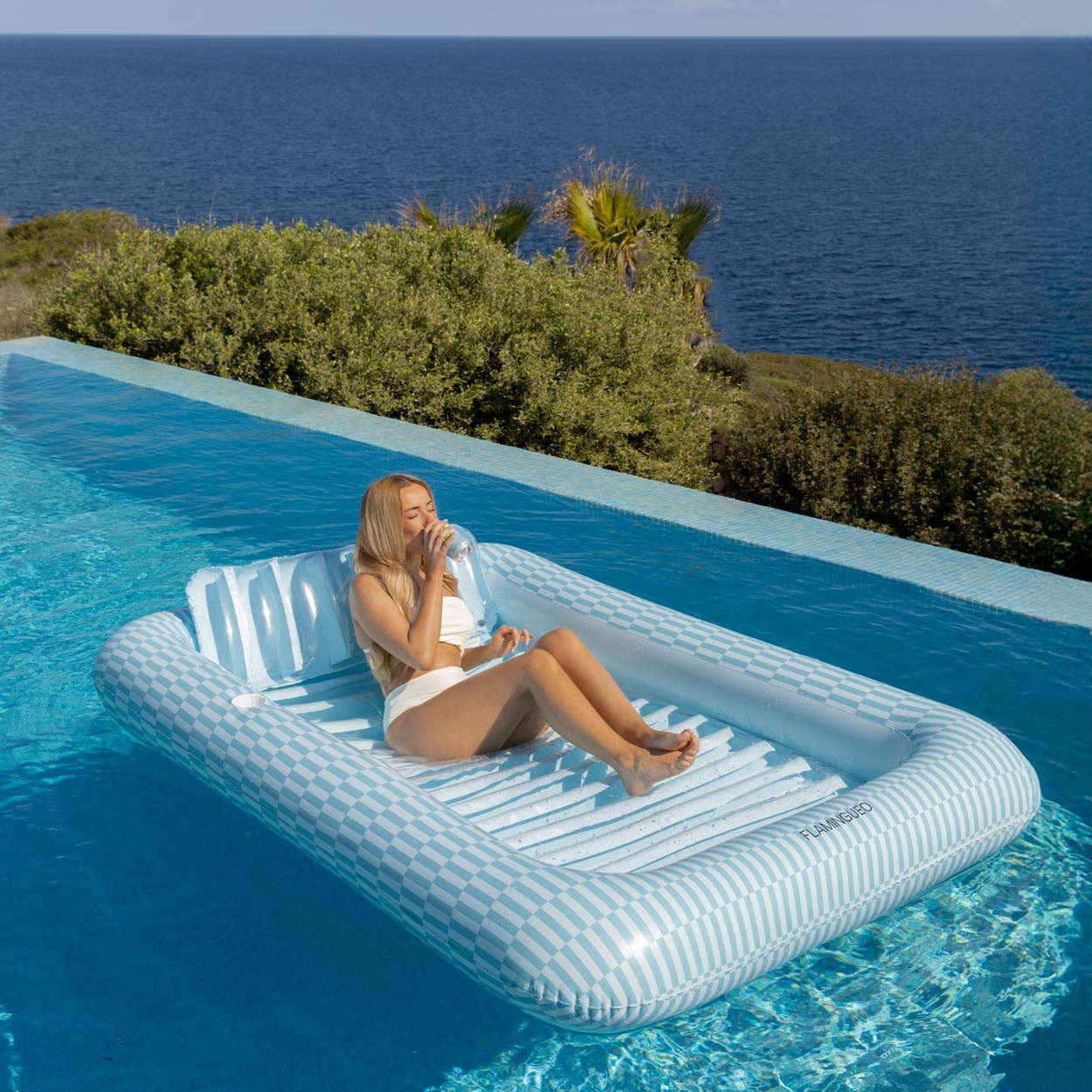 Flamingueo - Wholesale Beach Accessories - Tanning pool with blue cup holder9