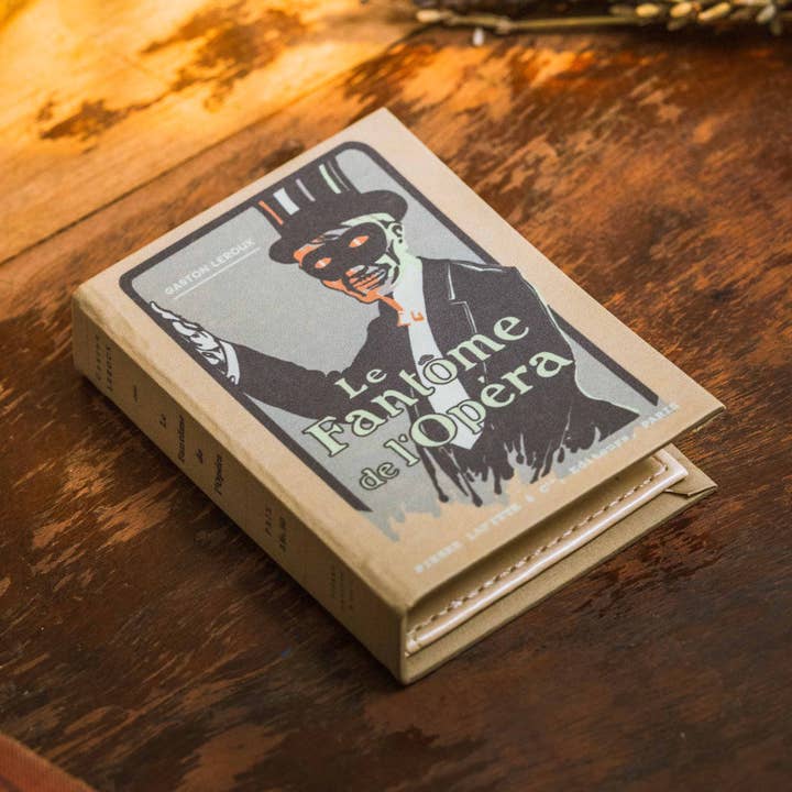Le Fantôme de l'Opéra av Gaston Leroux 1910 (Fantomen på Operan) Bokplånbok för wholesale av Novel Book Store