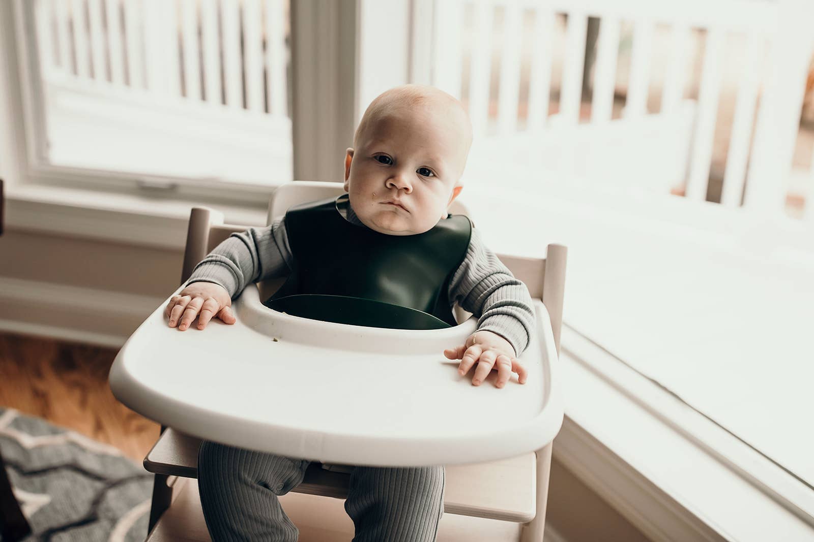 Three Little Tots - Vente Bavoir - bébés - Bavoir en silicone imprimé vert forêt avec attrape-miettes16