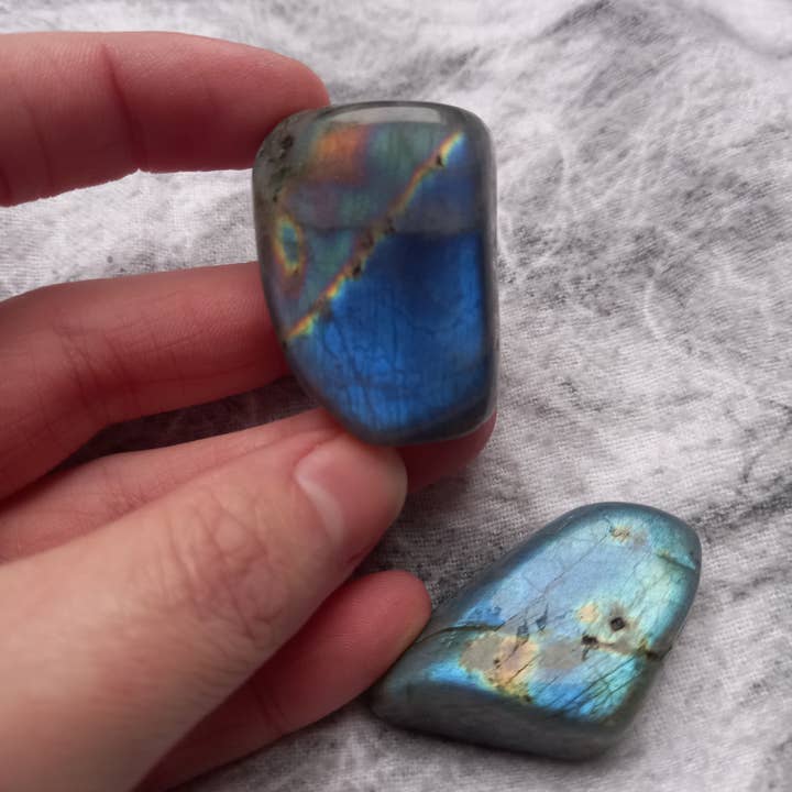 Store trommelsten i forskellige varianter for engroshandel hos OnlineMineralen.nl