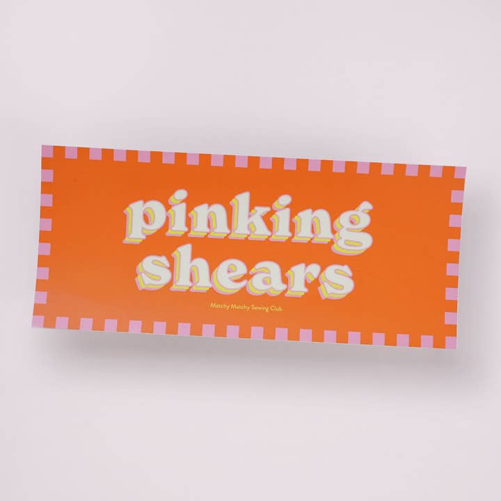 Matchy Matchy Sewing Club – wholesale Klistermärke – Pinking Shears stötfångarklistermärke