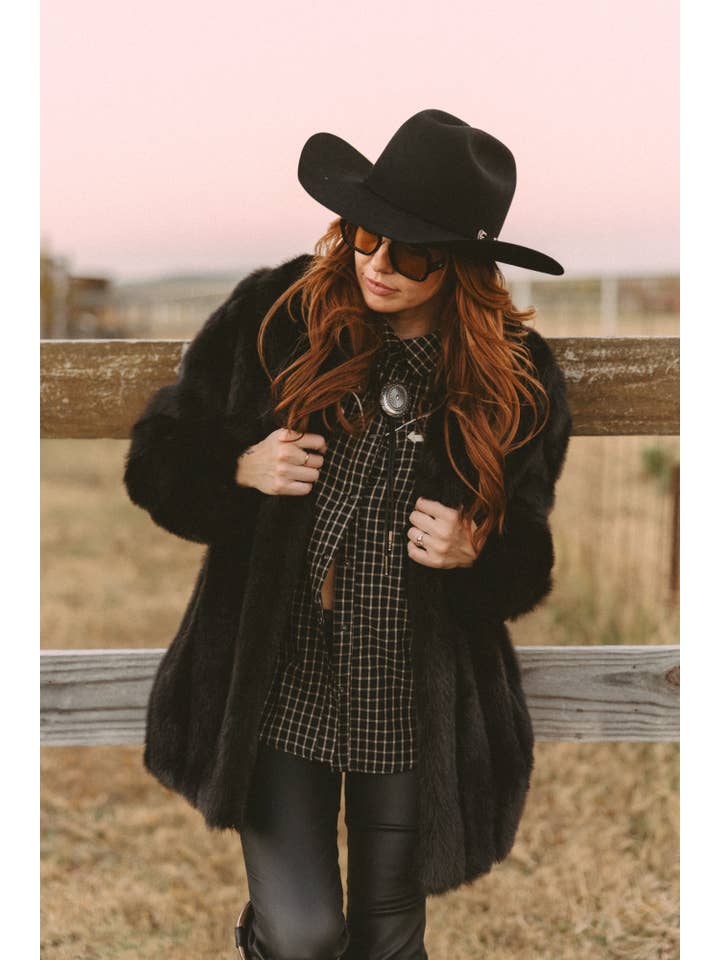 Rodeo Hippie - Wholesale Button Down Shirt - Women's - MOD WESTERN BUTTON BLOUSE (Pre-pack 2/2/2/1)5