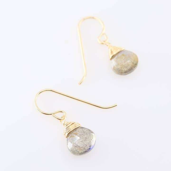 Orecchini pendenti in labradorite per la vendita all'ingrosso da parte di J. Mills Studio