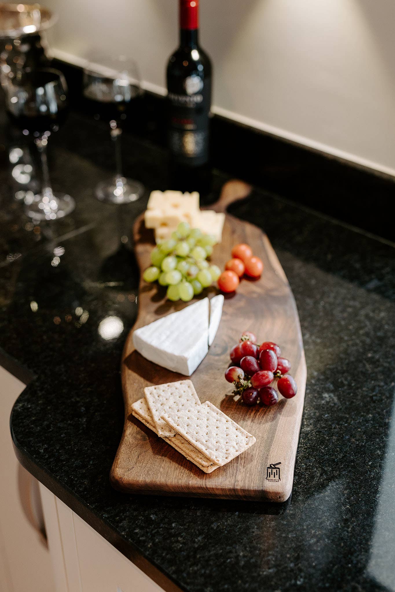 Woodcutter Creations - Vente Planche à découper - Planches de service à manche en bois - Fabriquées à la main - Planches à découper8