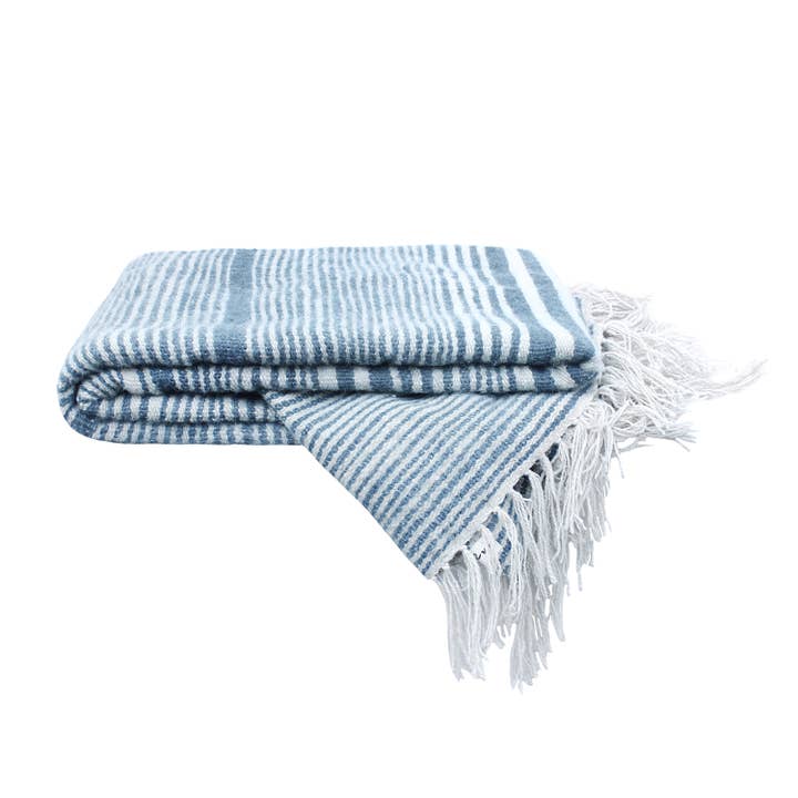 Bassano Throw 40"x80" para venta al por mayor de Neem Living