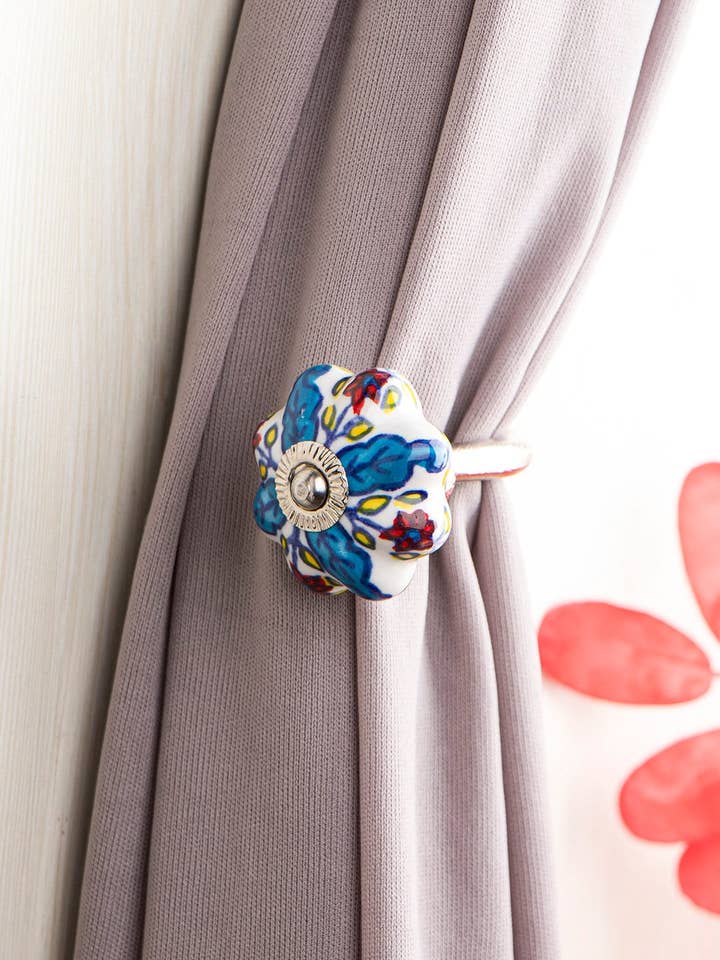 Gancho traseiro para cortina de flor de cerâmica decorativa multicolor feito à mão Gancho de toalha de banho rústico Gancho antigo (conjunto de 2) por atacado de KNOBCO