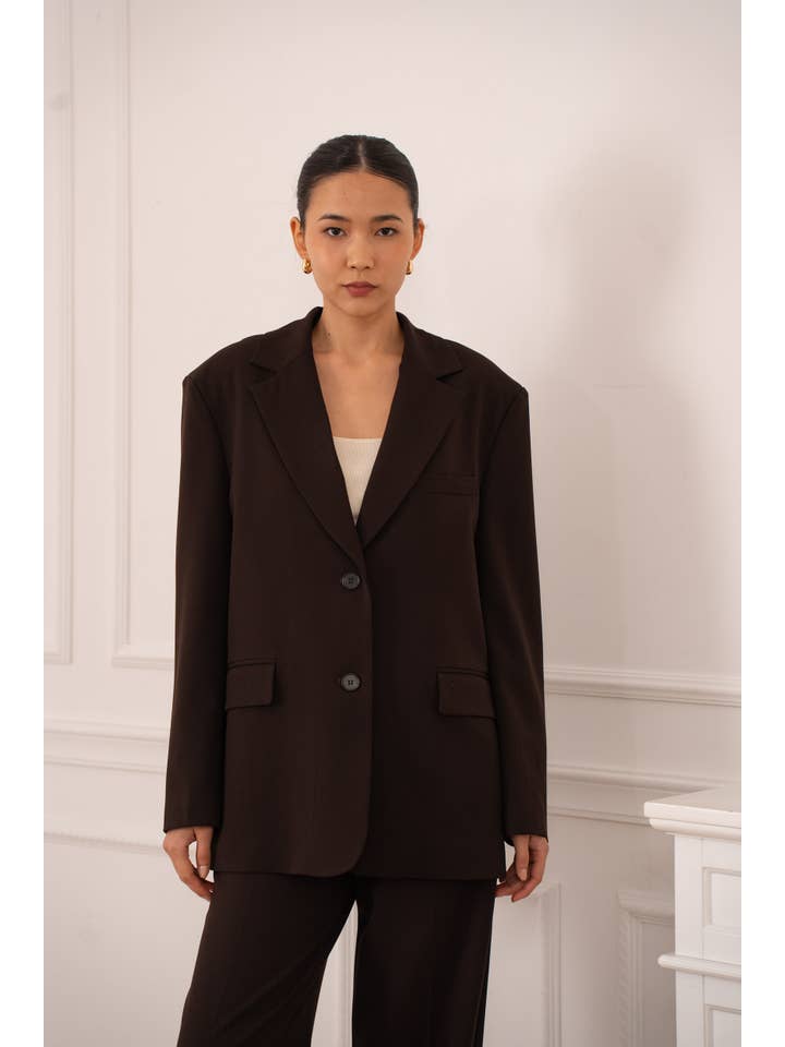 Attentif Paris – Engroshandel Blazer - Dame – Oversized dobbeltradet jakke med åbning bagpå40