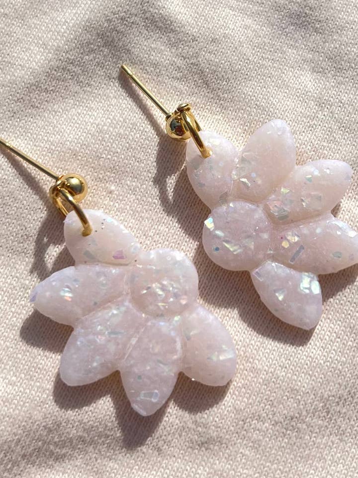 Abbie Jean Opal Dingla Örhängen för wholesale av Desert and Stone Jewelry