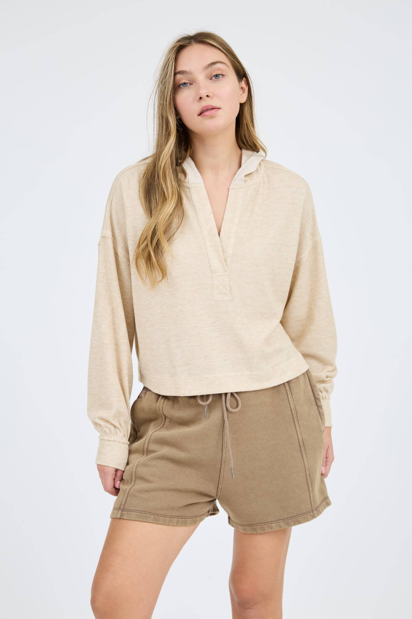 Blu Pepper – wholesale Stickad topp - Dam – Huvtröja med delad hals och långa ärmar i stickat tyg10