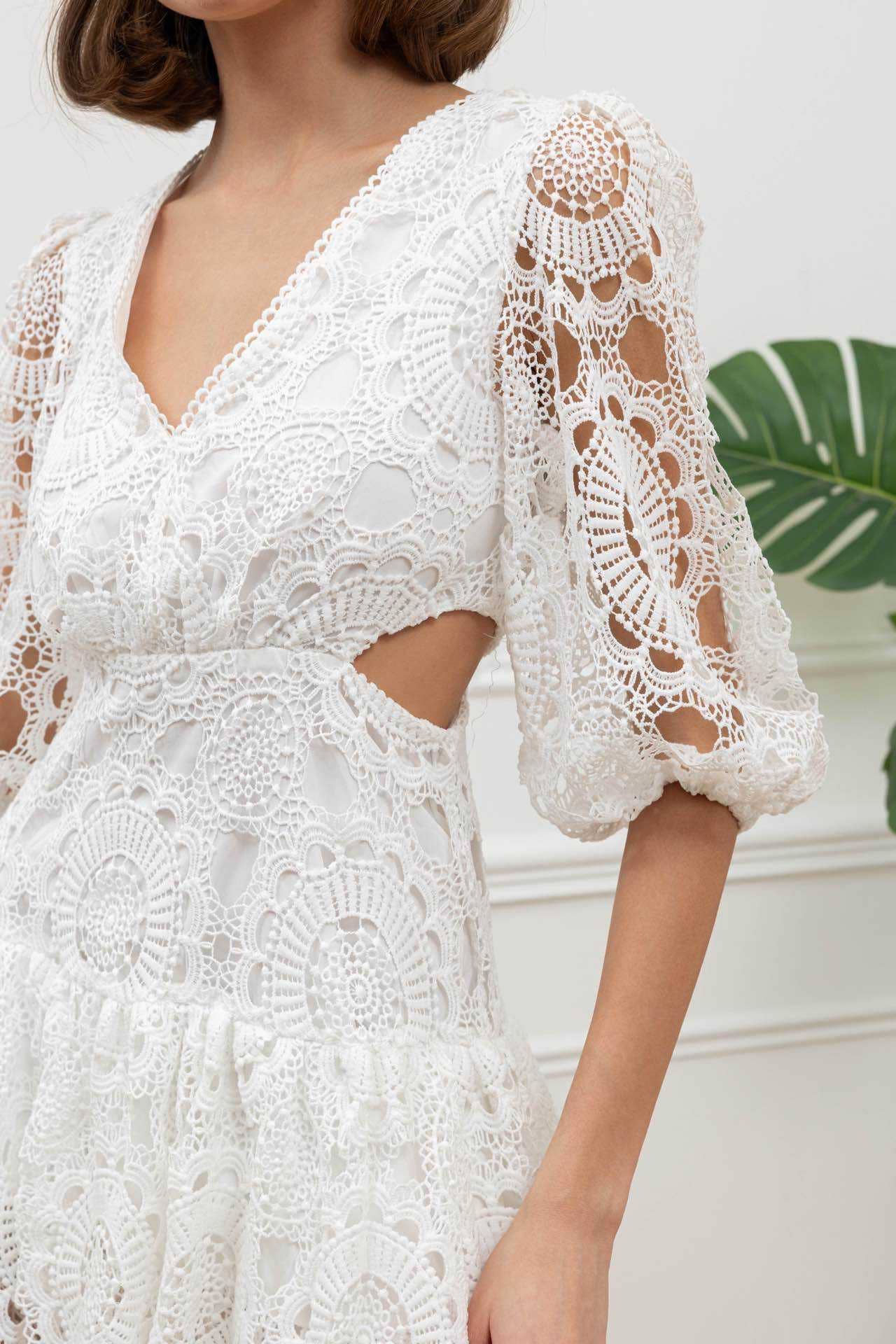 Chilli Girl Collection - Wholesale Dress - Women's - V-neck broderie dress with cut-outs on the waist 4