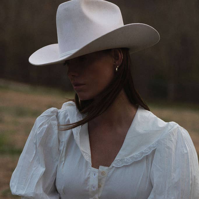 Wilder Collective - Vendita all'ingrosso Vestito - Donna - Abito Juliette in Cotone Organico - Popeline Bianco Edoardiano11