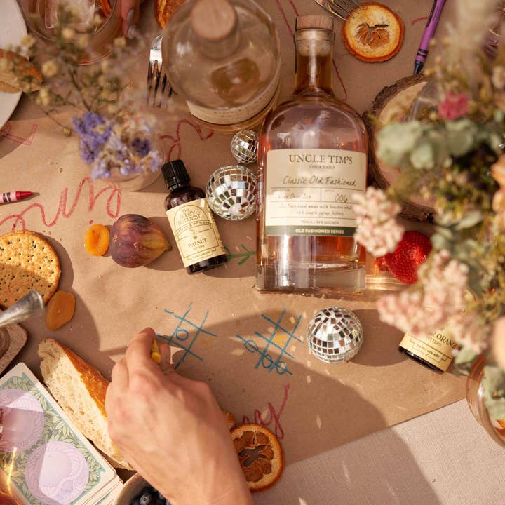 The Boozy Botanist - Wholesale Bitters - Walnut Bitters | Dark Spirit | Classic Cocktails | Tea4