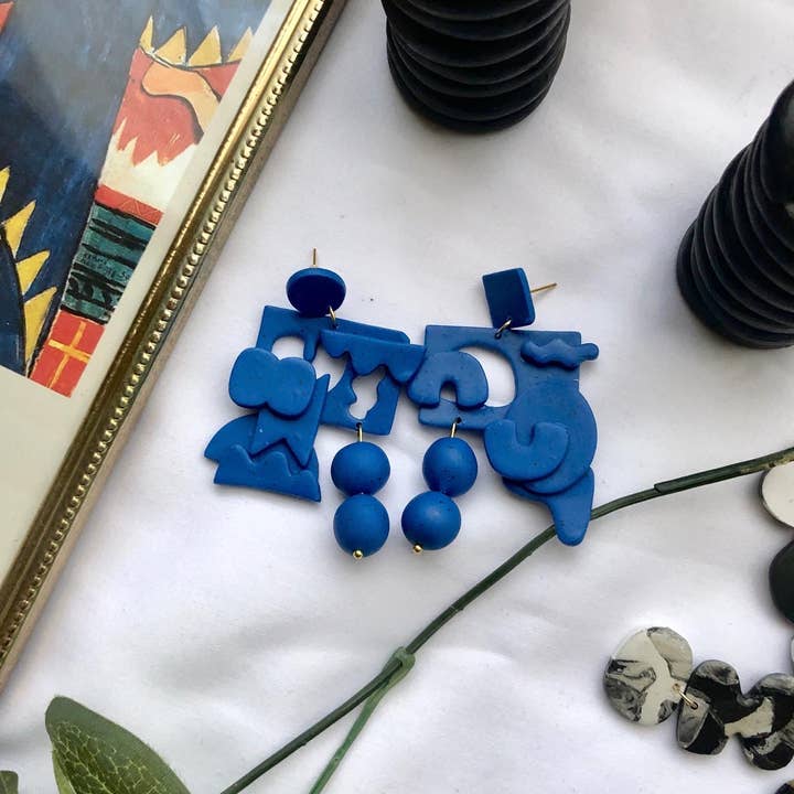 Frida Smallo Designs – Engroshandel Hængeøreringe og creoløreringe – Abstrakt skulpturer Polymer ler øreringe2