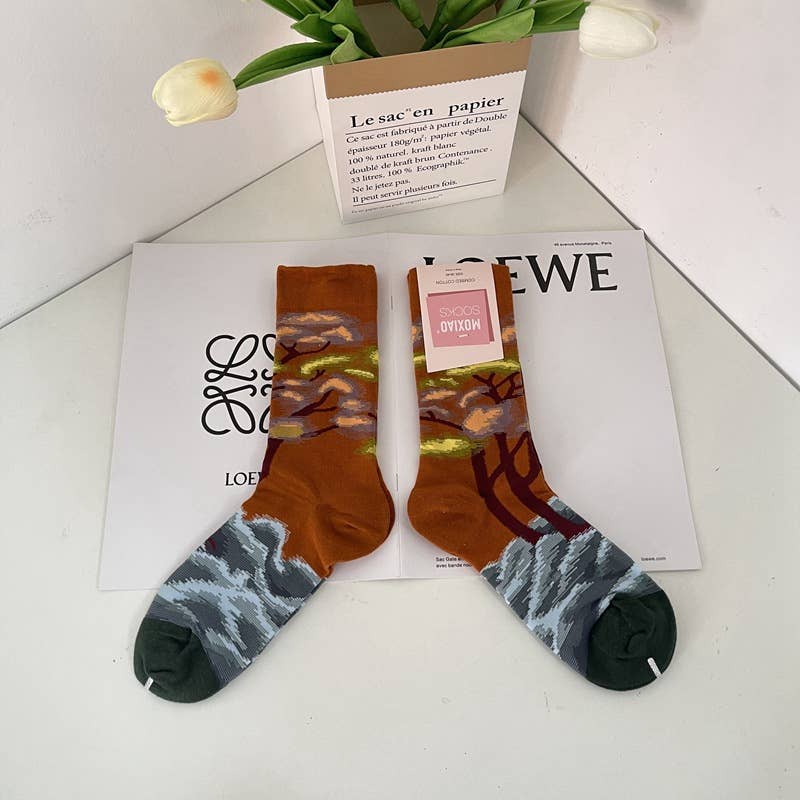 Tourtiwi - Wholesale Socks - Unisex - Retro Art Abstract Print Mid-Calf Socks1