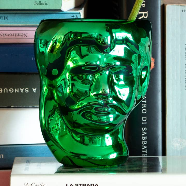 Lui per la vendita all'ingrosso da parte di waiting for the bus