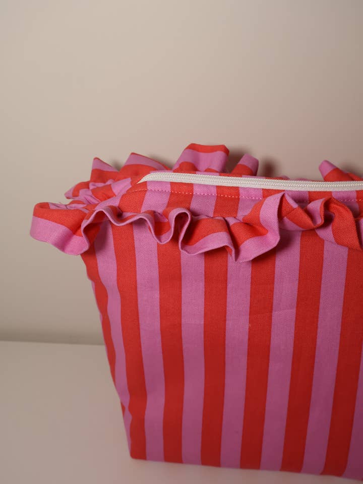 Trousse de maquillage Rosie pour la vente par Blossom and Bloom Bags