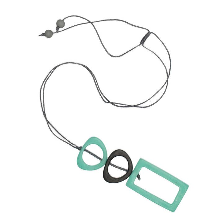 Pendentif en forme de cerceau rectangulaire en résine pour la vente par Suzie Blue Canada