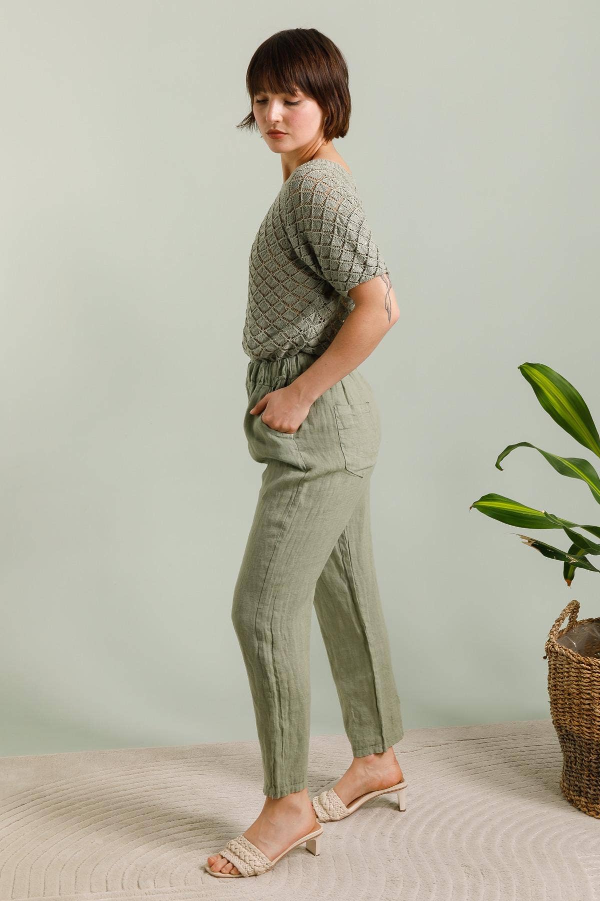 NAÏS PARIS - Wholesale Pants - Women's - Straight elasticated trousers with back pockets, 100% linen8