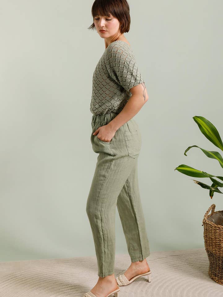 NAÏS PARIS - Wholesale Pants - Women's - Straight elasticated trousers with back pockets, 100% linen8