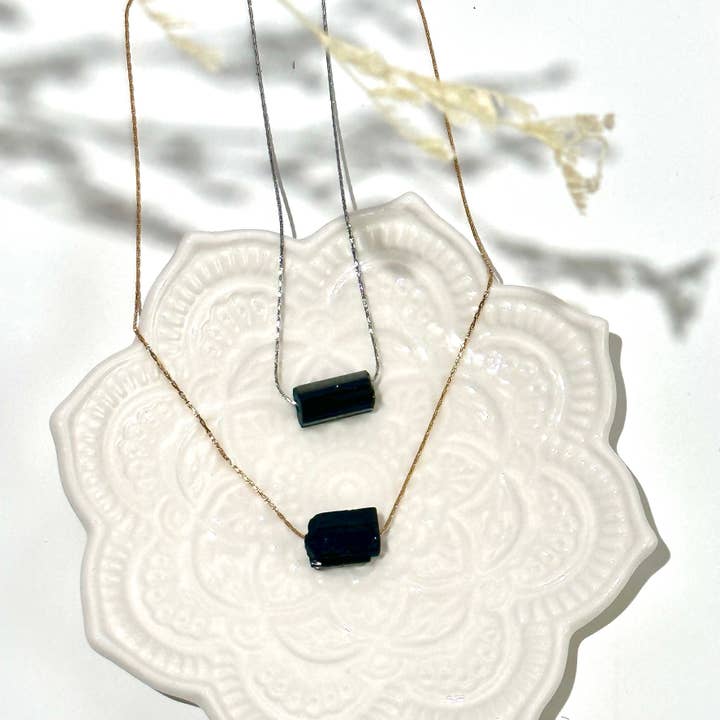 Soul Charms - Vente Colliers à pendentif - Collier Dainty Raw Crystal en or 14 carats et pierre de naissance en argent20