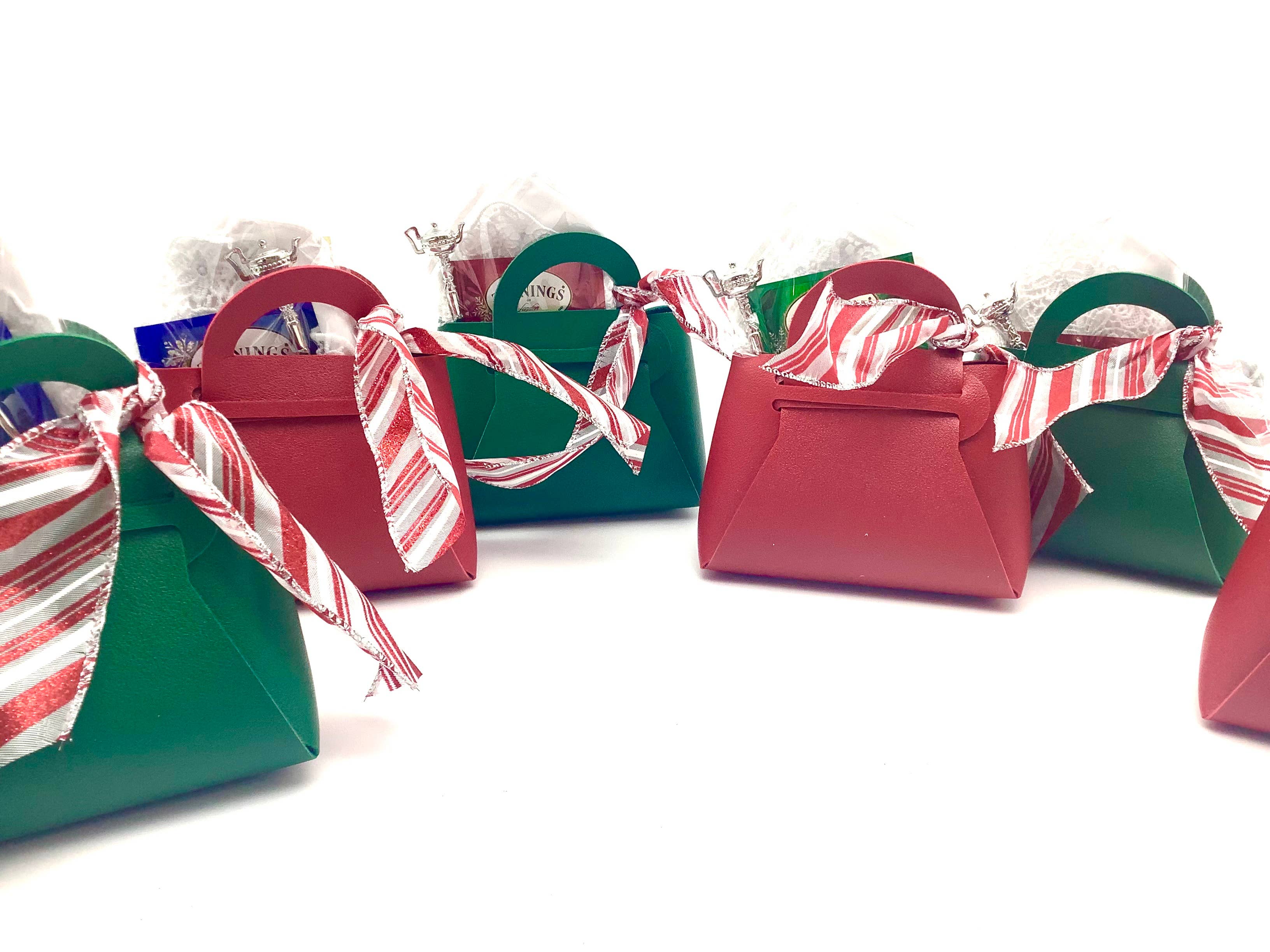 All Little Cute Things - Vente Set de pochettes cadeaux - Cadeaux de fête du thé de Noël, sac à main, sac à main, cuillère à thé, serviette1